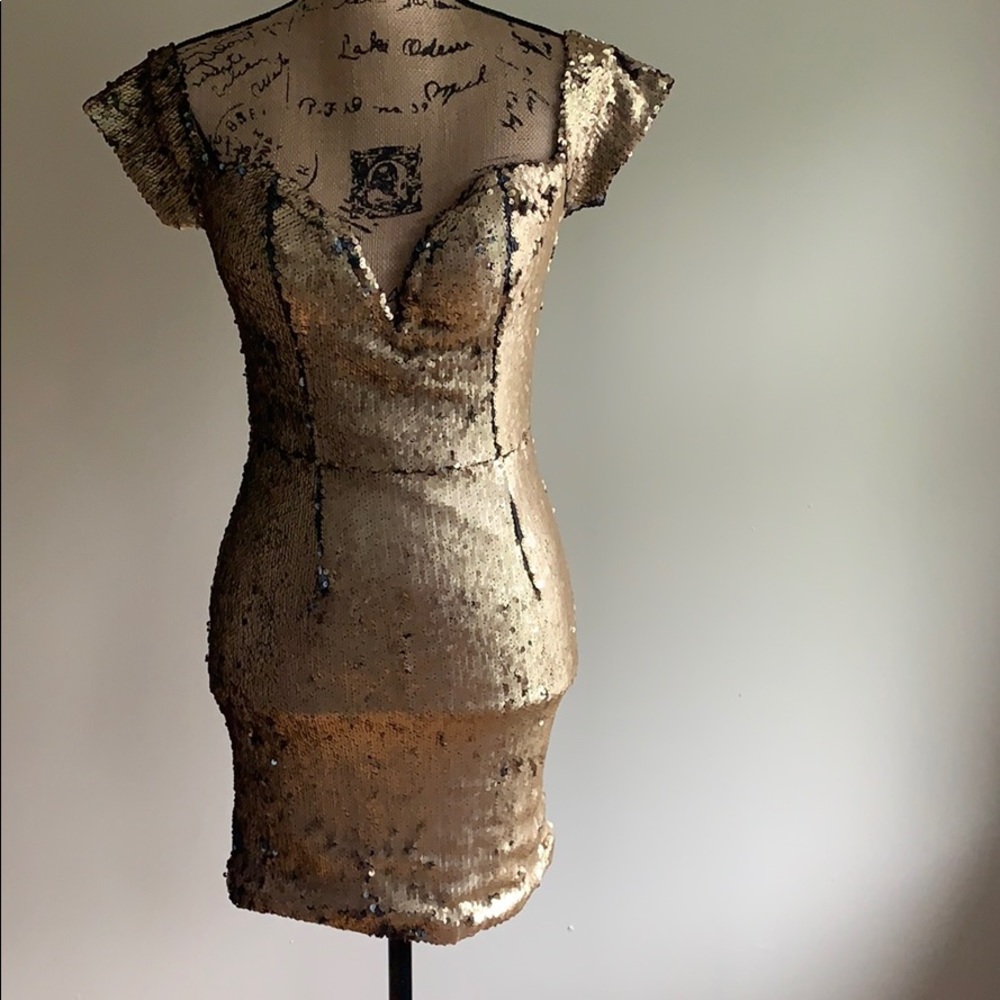 Pink Boutique ⬇️ gold reversible sequined dress